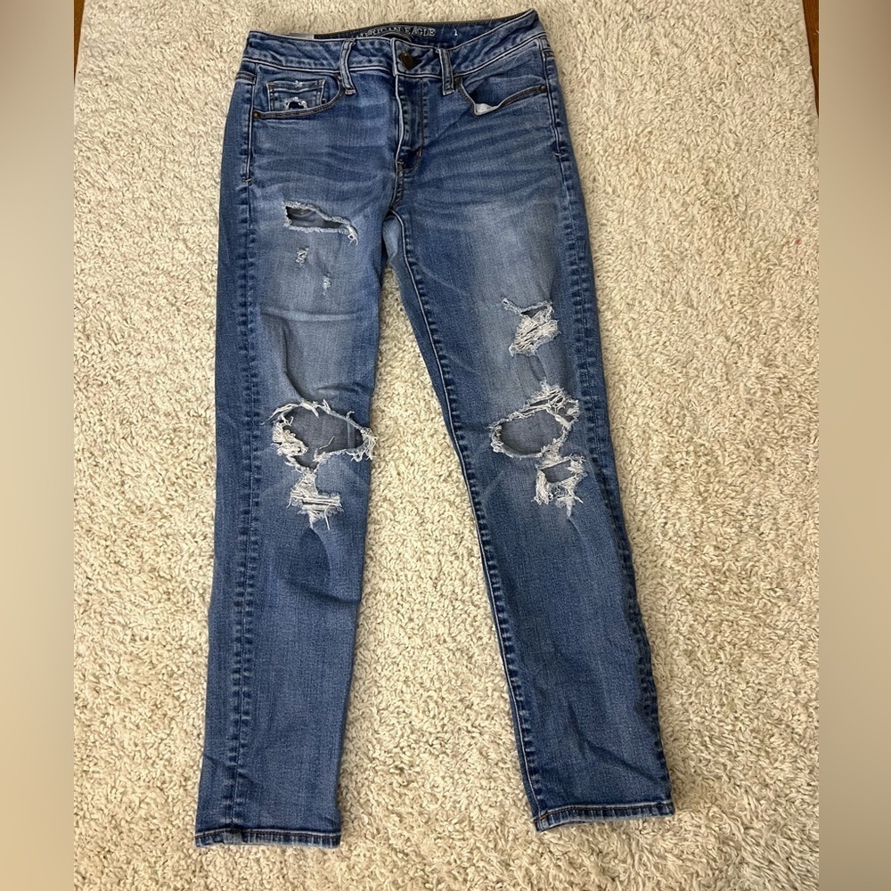Women’s Size 8 Short Distressed AE Skinny Jeans
